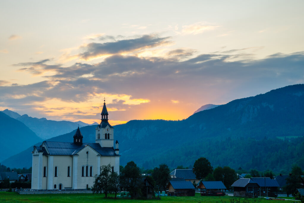 Ana Bohinj - Cerkev-pogled