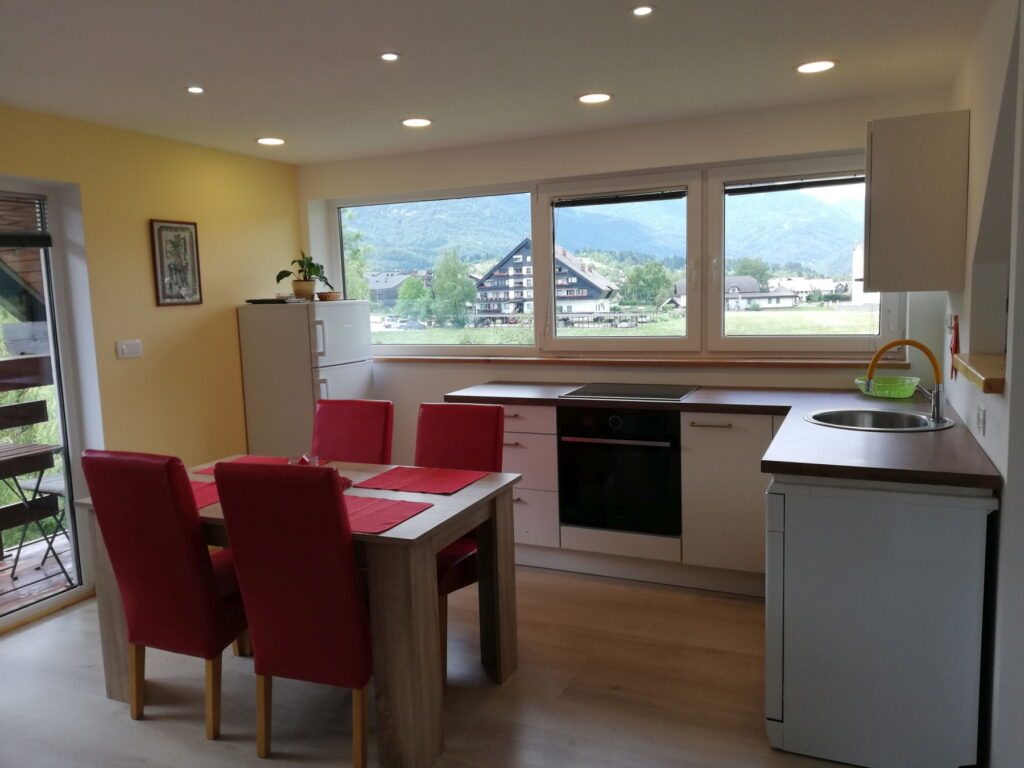 Ana Bohinj - Kuhinja-jedilnica